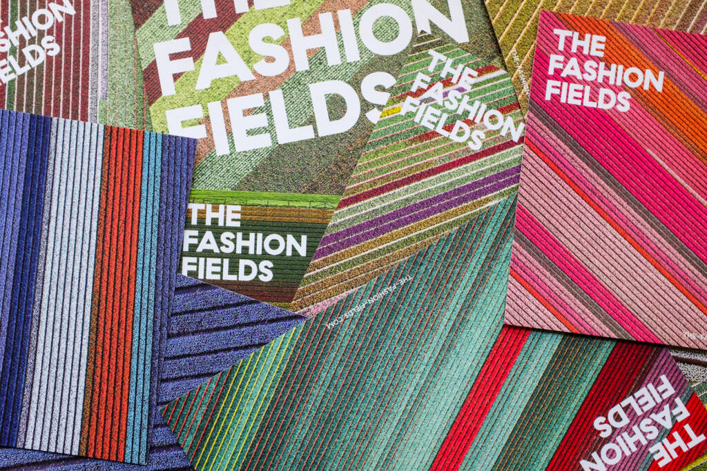 Bunte Stoffmuster-Broschüren für Fashion Fields